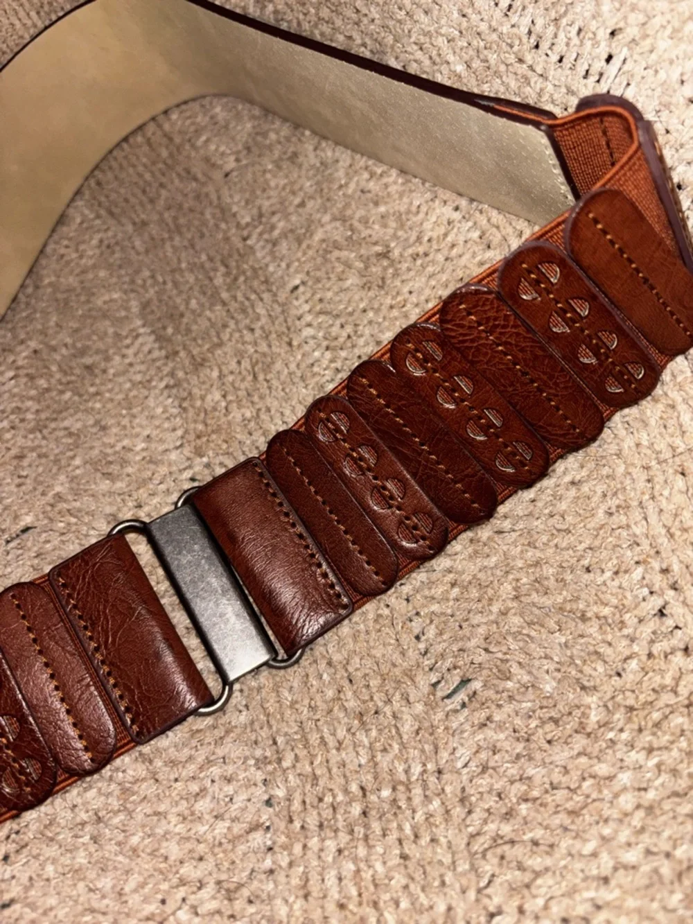 Wide Brown Leather Statement Belt with Oval Stitched Panels Elastic Back L/XL - Picture 4 of 4